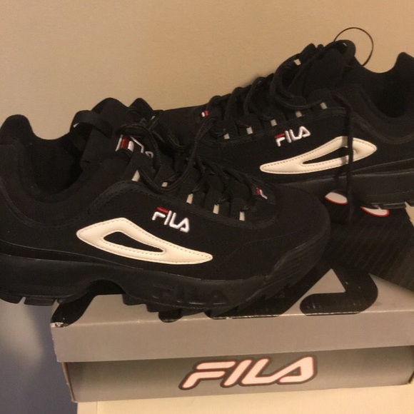 Black Filas 5.5 Y - Picture 1 of 4